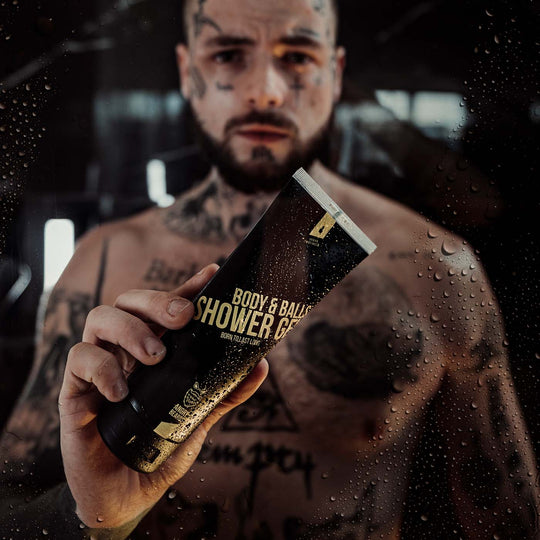 Angry Beards Dusjsåpe Kropp og Baller Urban Twofinger 230ml - Tuxedo.no - On Demand Barbers - Oslo Norway