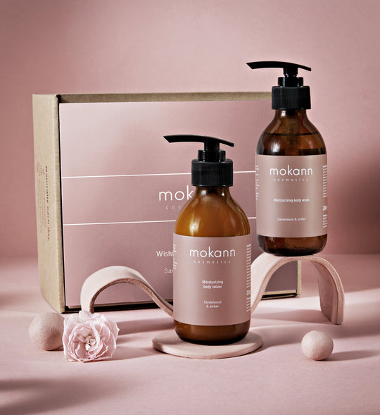 Mokann Kroppspleiesett Sandeltre &amp; Rav - Kroppsvask og Bodylotion